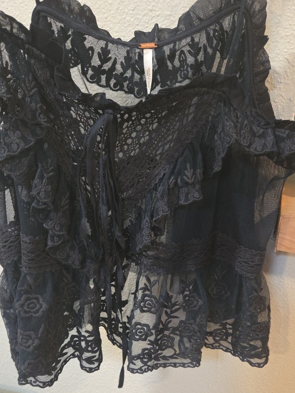 Sofia Embroidered Tank - Picture 6 of 12